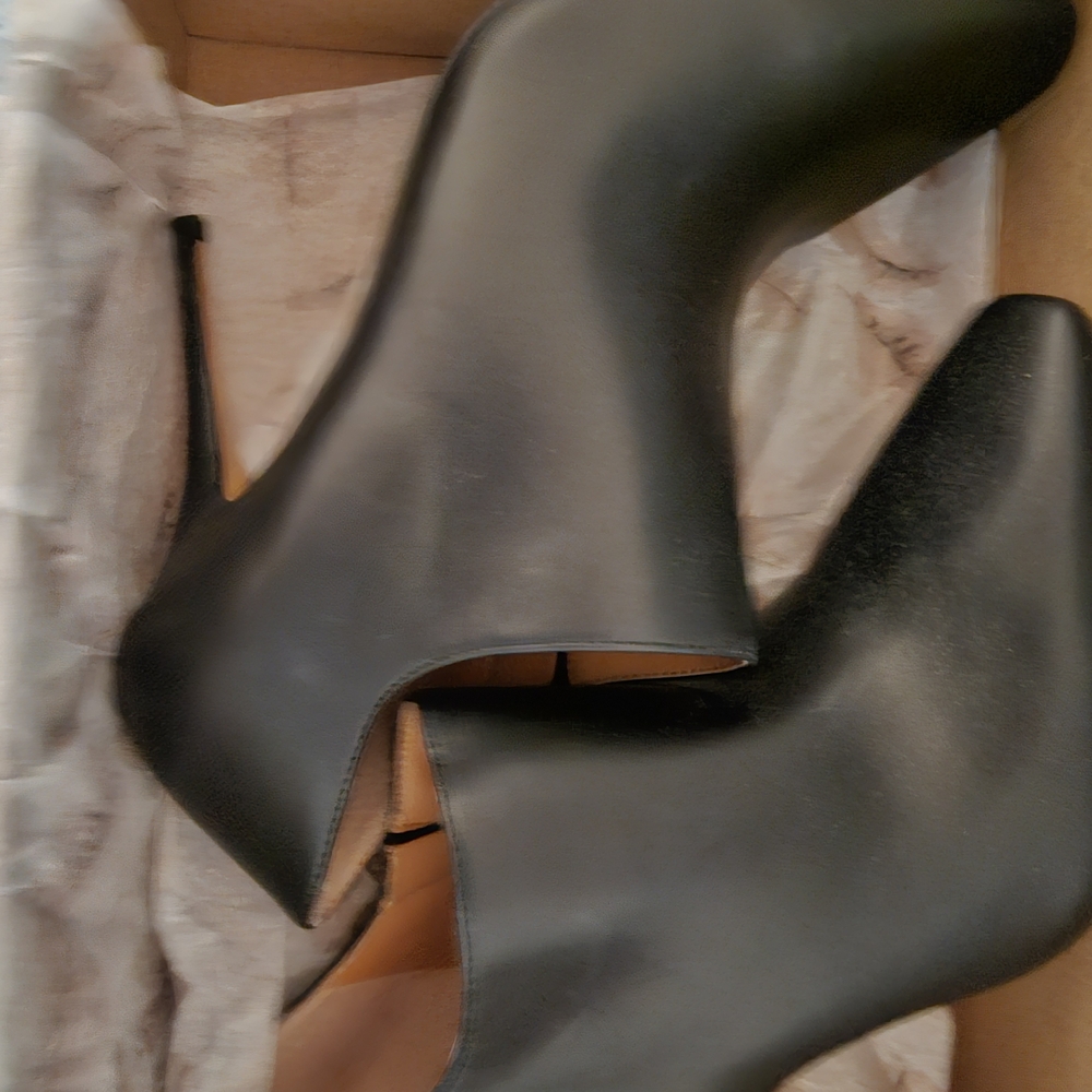 Jessica Simpson Sleek Black Heeled Boots